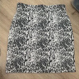 Snake skin knit Black and White Patterned Women's Skirt